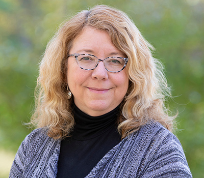 Caroline Emmons headshot