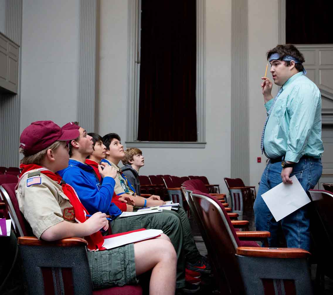 Boy Scouts being instructed by a Hampden-Sydney student