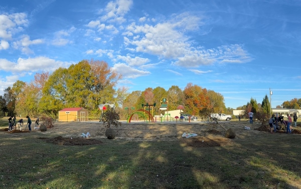 A wide view of the Farmville splash park