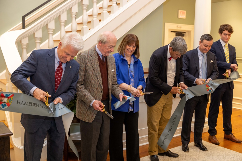 Administrators and trustees cutting the ribbon at Venable Hall